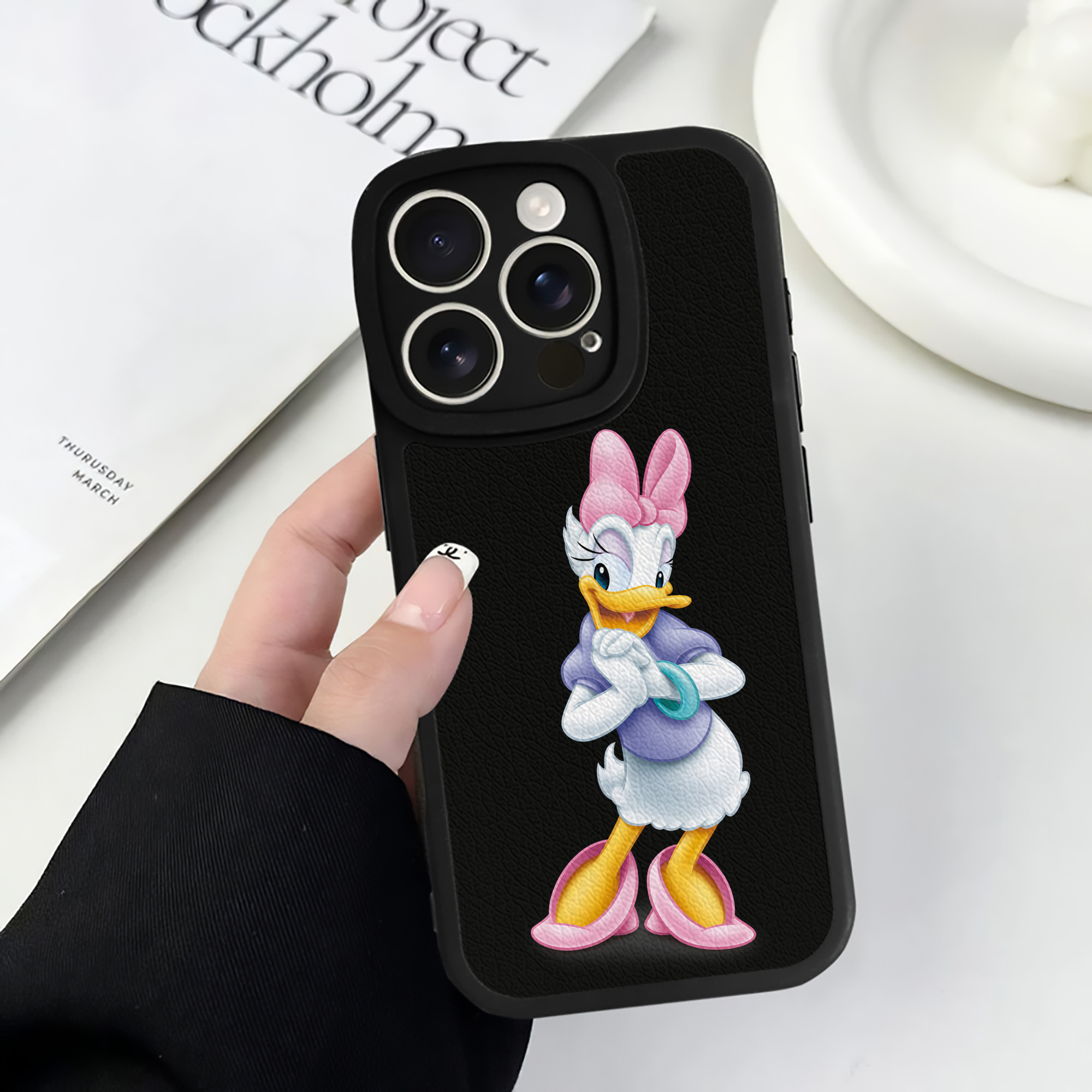 （画像用） ミッキーマウス Mickey Mouse 【iPhone 16シリーズ対応】シリコンスマホケース（レザー調） 材質：シリコン